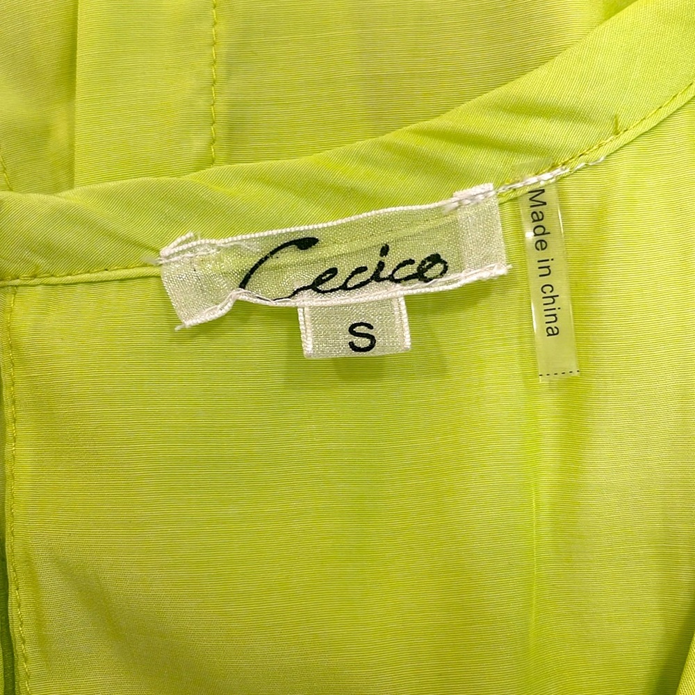 Cecico Keyhole Split Back Tank - Picture 5 of 6